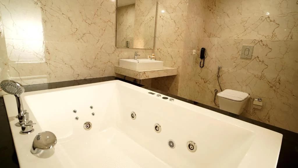 Hotels in Digha with Bathtub