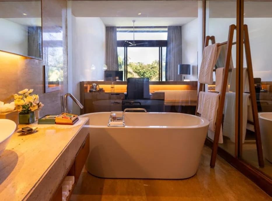 Hotels in Mahabalipuram with Bathtub
