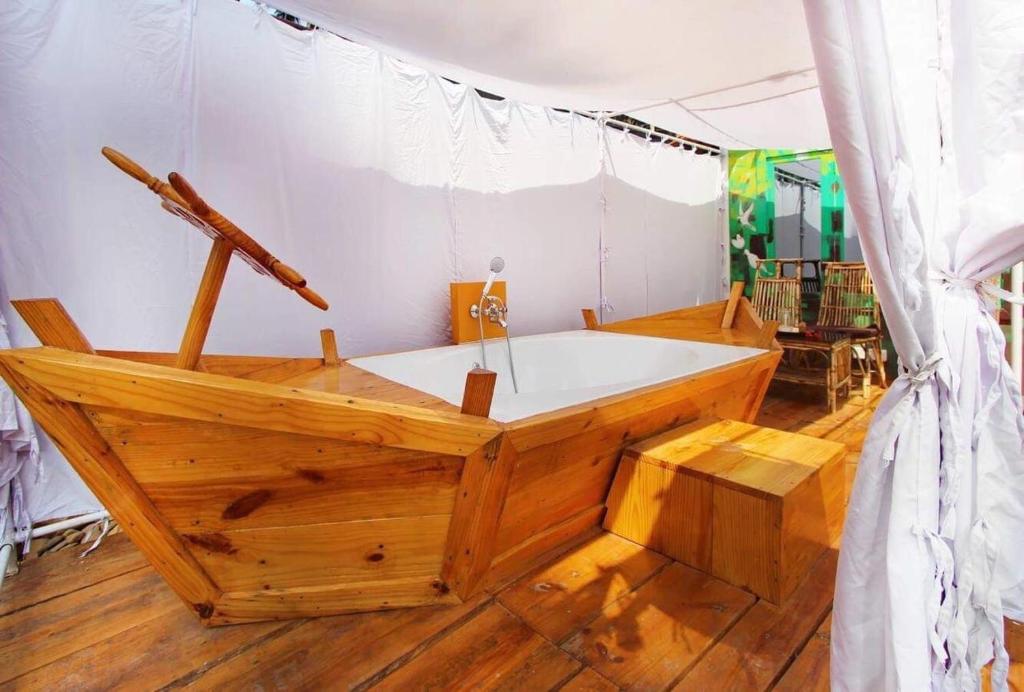 Art Resort Goa Hotel Room with Bathtub Art Resort Goa Hotel Room with Bathtub