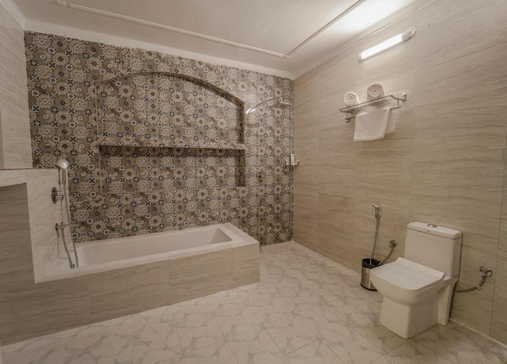 Bath Tub Hotel The Neeraj Ganga Cottages Rishīkesh Bath Tub Hotel The Neeraj Ganga Cottages Rishīkesh
