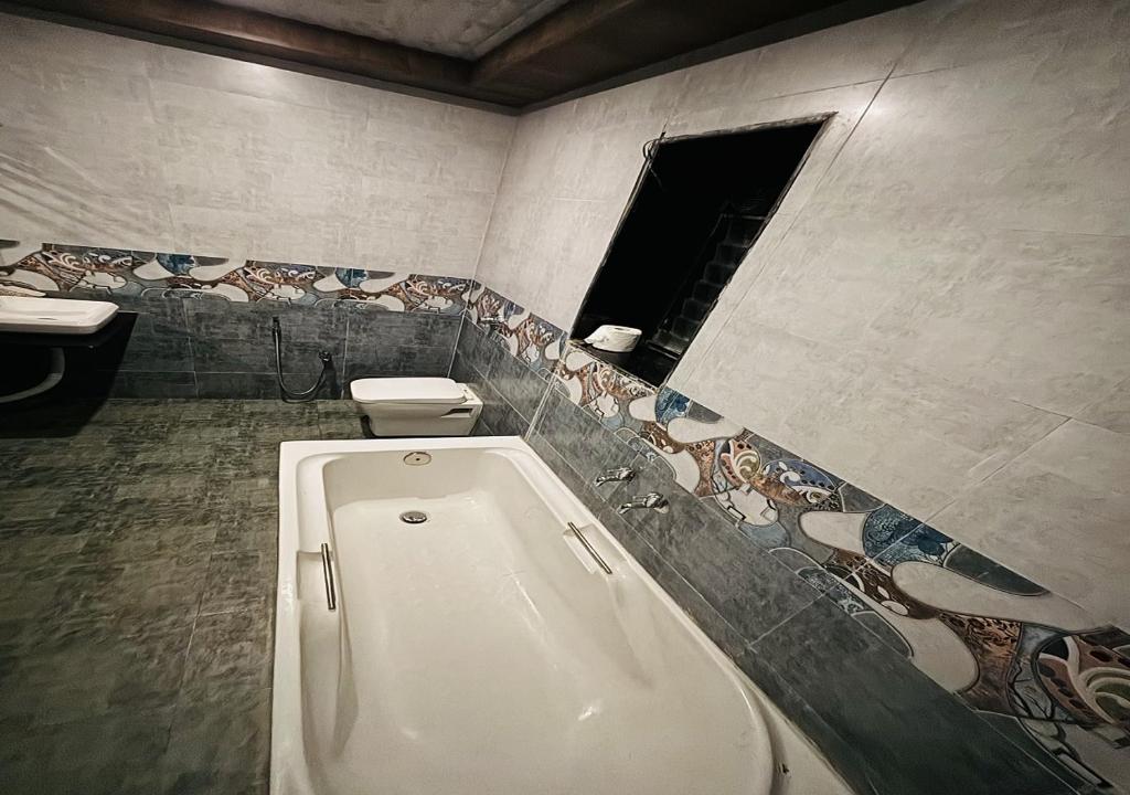 Bath Tub Room Sabo Resort Panchgani Bath Tub Room Sabo Resort Panchgani