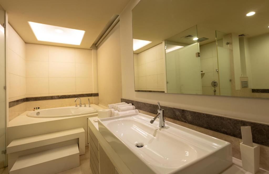 Bathtub Clarens Hotel Gurgaon Bathtub Clarens Hotel Gurgaon