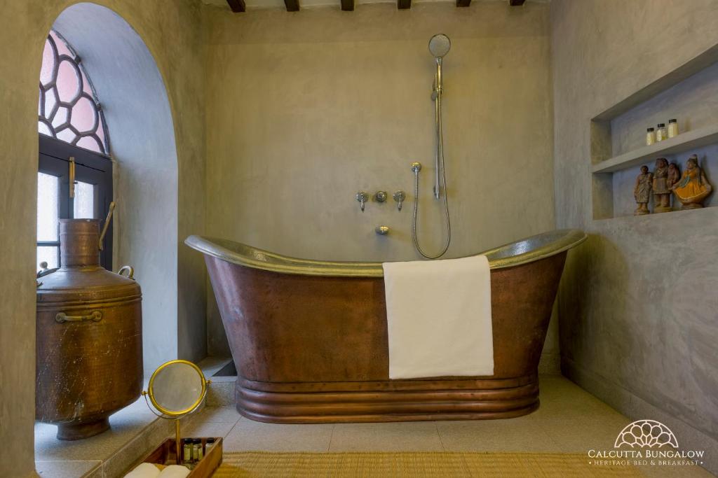 Bathtub Hotel Calcutta Bungalow Kolkata Bathtub Hotel Calcutta Bungalow Kolkata