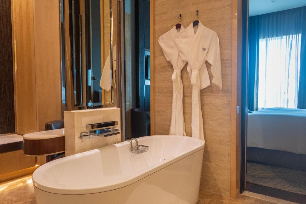Bathtub Hotel Conrad Spa Pune Bathtub Hotel Conrad Spa Pune