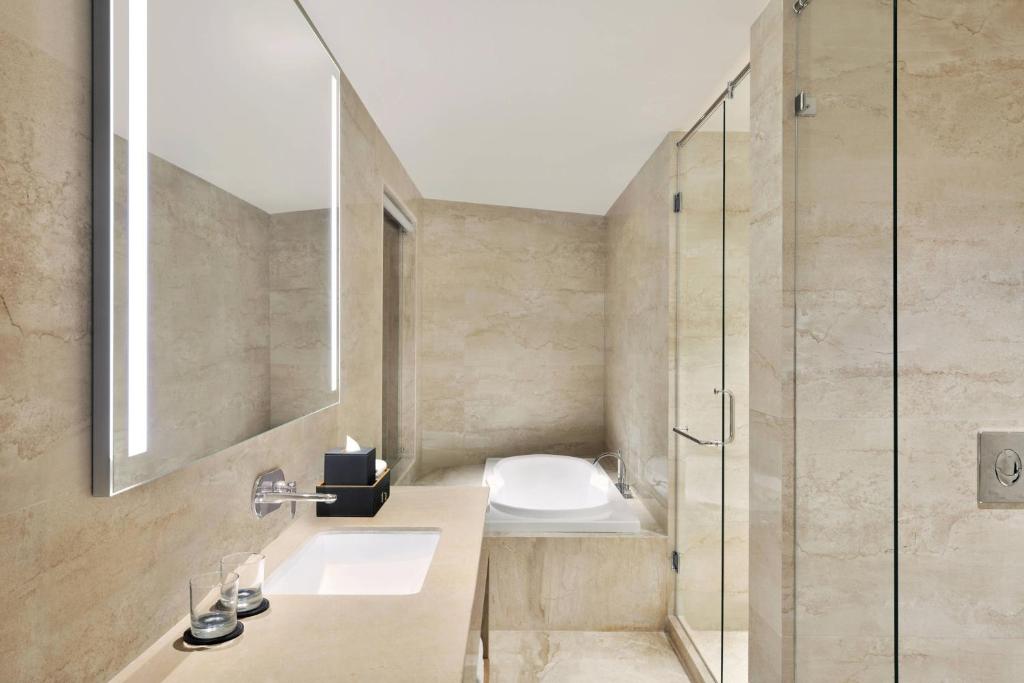 Bathtub Hotel Courtyard by Marriott Nashik Bathtub Hotel Courtyard by Marriott Nashik