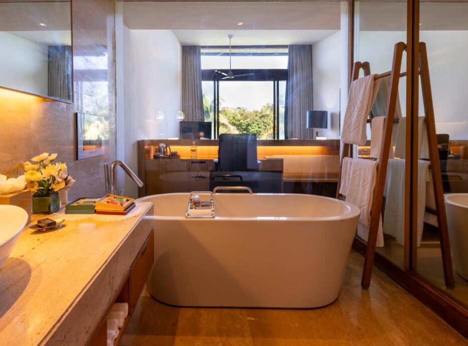 Bathtub Hotel Mahabalipuram Taj Fisherman’s Cove Resort & Spa, Chennai Bathtub Hotel Mahabalipuram Taj Fisherman’s Cove Resort & Spa, Chennai