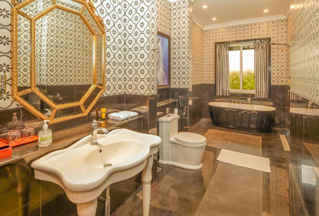 Bathtub Hotel MAYFAIR Tea Resort Siliguri Bathtub Hotel MAYFAIR Tea Resort Siliguri