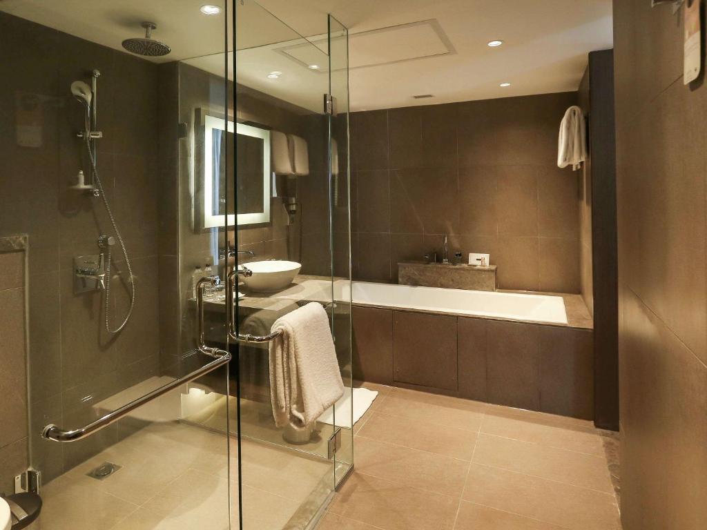 Bathtub Hotel Novotel New Delhi Aerocity- International Airport Bathtub Hotel Novotel New Delhi Aerocity- International Airport