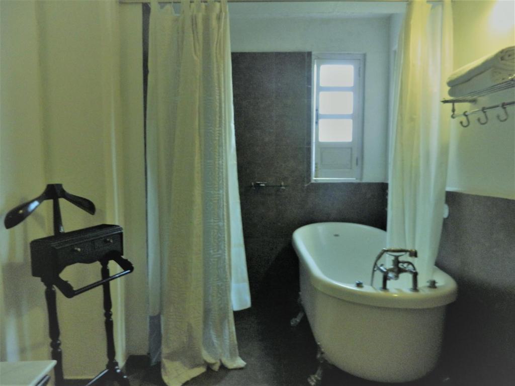 Bathtub Hotel Ranjit's Svaasa Amritsar Bathtub Hotel Ranjit's Svaasa Amritsar