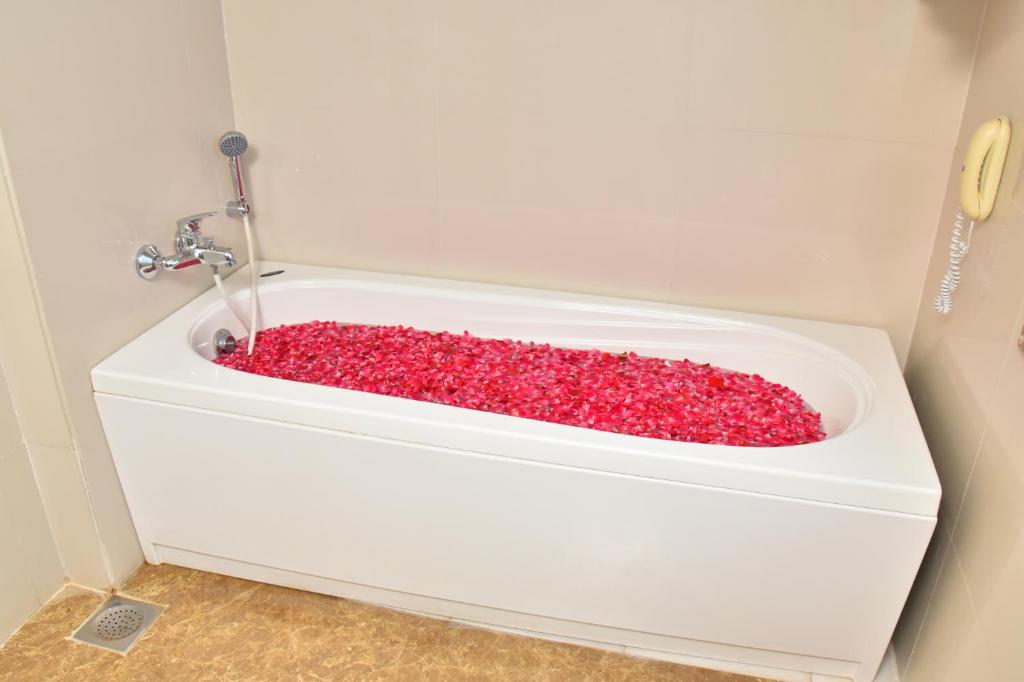 Bathtub Hotel Seasons Rajkot Bathtub Hotel Seasons Rajkot