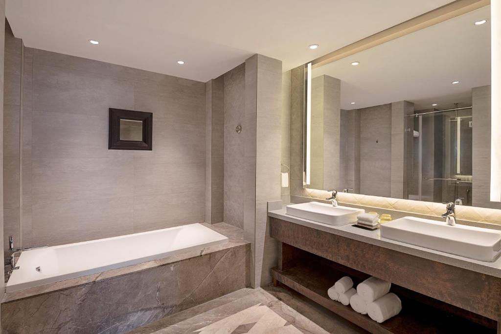Bathtub Hotel Sheraton Grand Chennai Resort & Spa Mahabalipuram Bathtub Hotel Sheraton Grand Chennai Resort & Spa Mahabalipuram