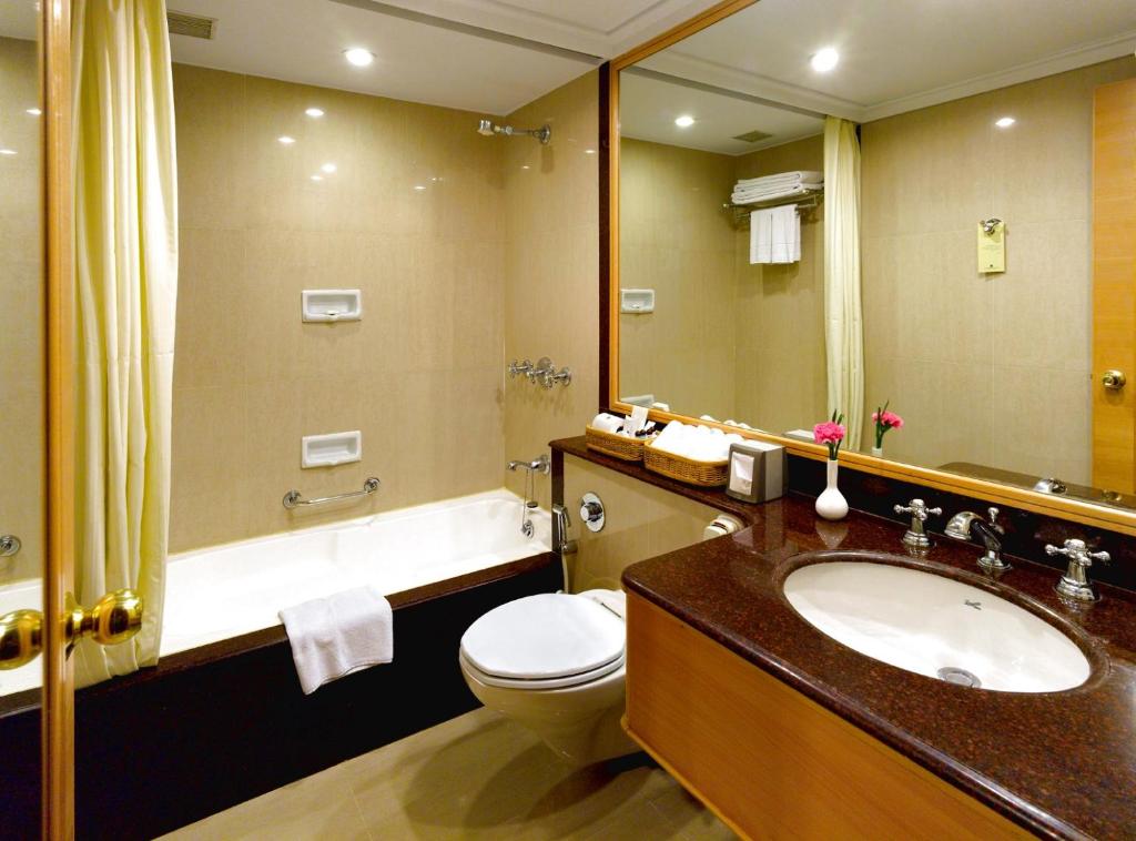 Bathtub Kenilworth Hotel Kolkata Bathtub Kenilworth Hotel Kolkata