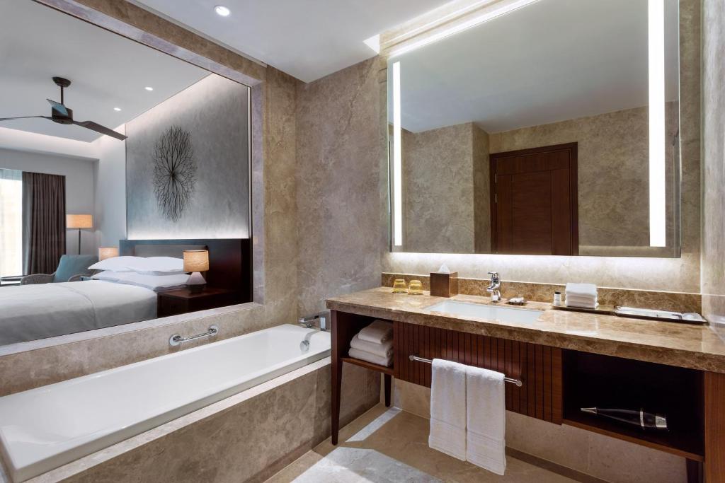 Bathtub Mahabalipuram Sheraton Grand Chennai Resort & Spa Bathtub Mahabalipuram Sheraton Grand Chennai Resort & Spa