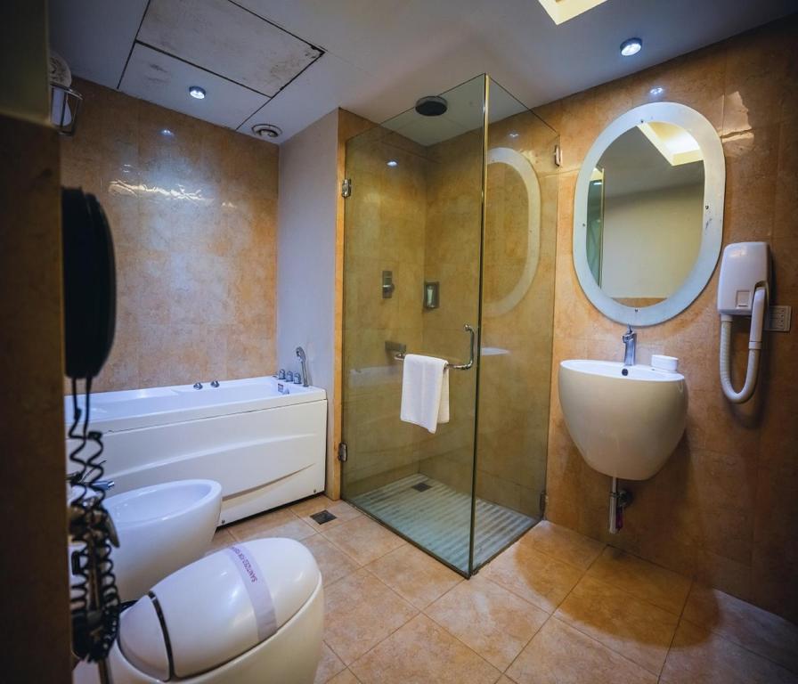 Bathtub Room Barsana Hotel & Resort Siliguri Bathtub Room Barsana Hotel & Resort Siliguri