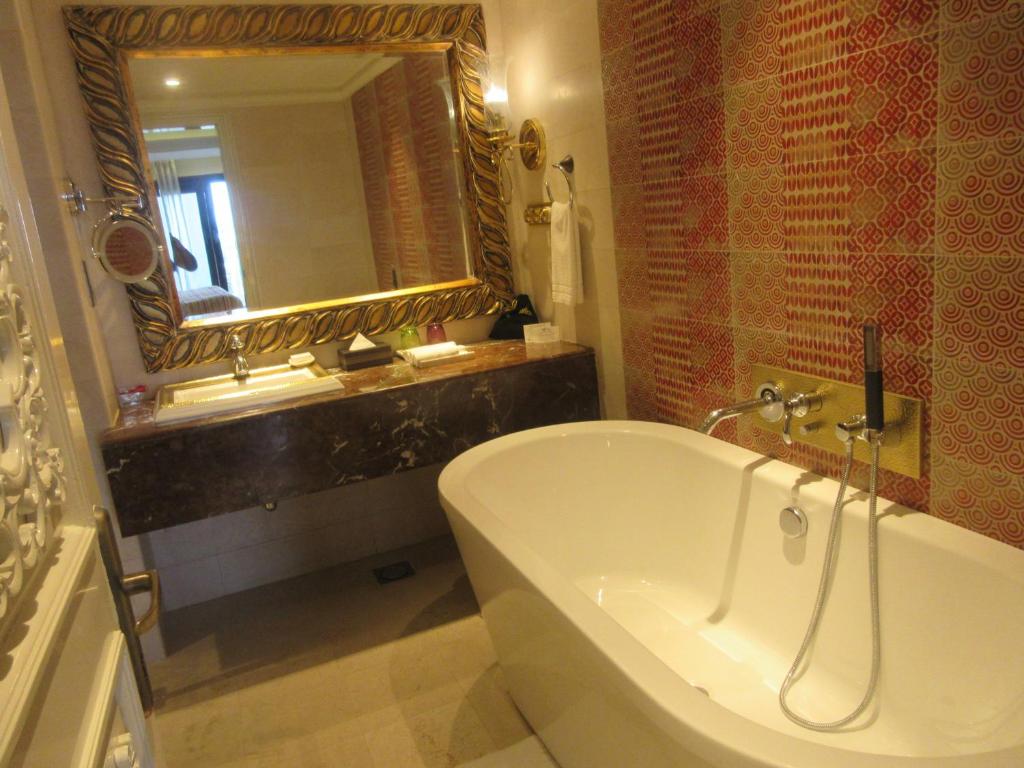 Bathtub Room Fragrant Nature Kochi A Five star Classified Hotel Bathtub Room Fragrant Nature Kochi A Five star Classified Hotel