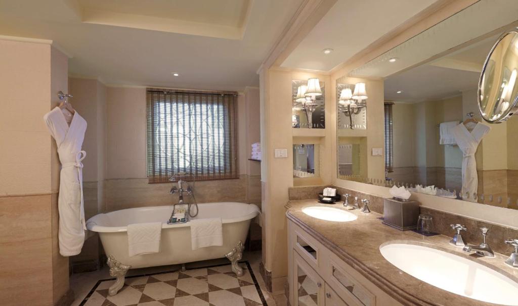 Bathtub Room Hilton Mumbai International Airport Hotel Bathtub Room Hilton Mumbai International Airport Hotel