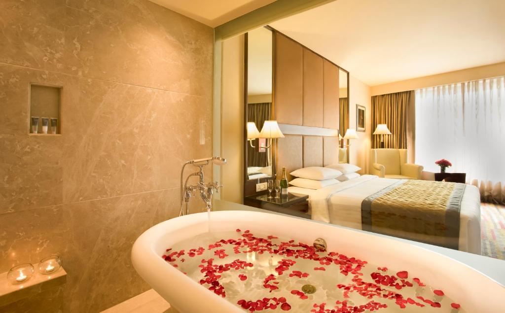 Hotels with Bathtub in Ahmedabad Hotels with Bathtub in Ahmedabad