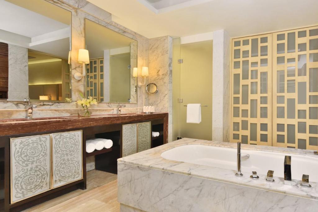 Bathtub Room JW Marriott Hotel Chandīgarh Bathtub Room JW Marriott Hotel Chandīgarh