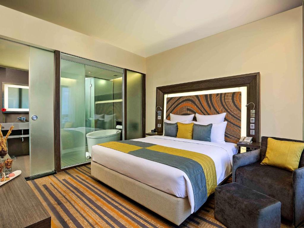 Bathtub Room Novotel Kolkata Hotel and Residences Bathtub Room Novotel Kolkata Hotel and Residences