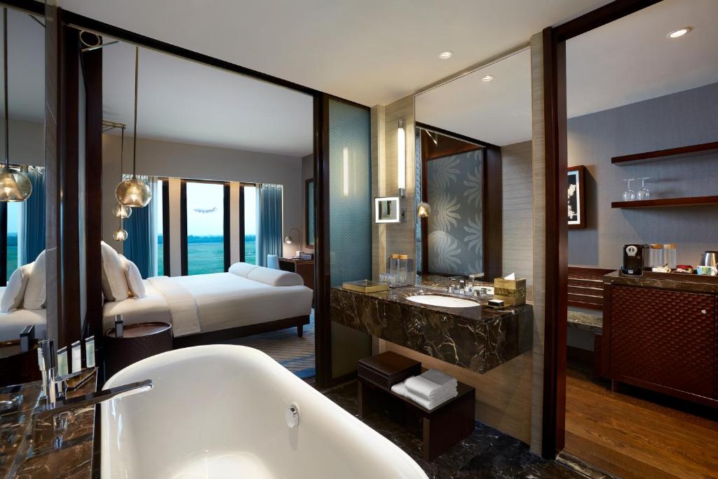 Bathtub Room Pullman New Delhi Aerocity- International Airport Bathtub Room Pullman New Delhi Aerocity- International Airport