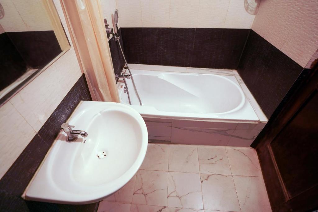 Bathtub Room Seasons Suites Koramangala Bathtub Room Seasons Suites Koramangala