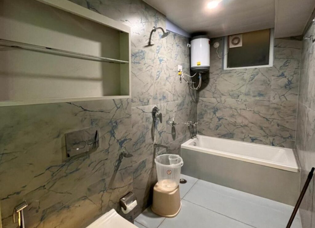 Bathtub Room Spruce Hill Hotel & Restro Nainital Bathtub Room Spruce Hill Hotel & Restro Nainital