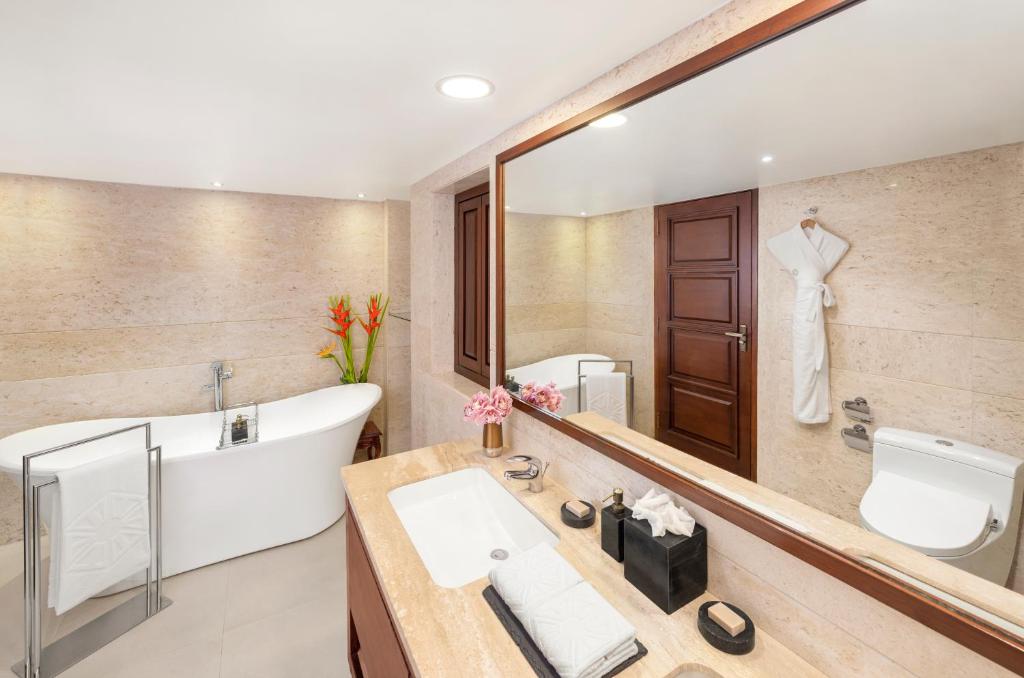 Bathtub Room Taj Cidade de Goa Heritage, Panjim Goa Bathtub Room Taj Cidade de Goa Heritage, Panjim Goa