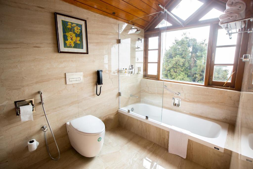 Bathtub Room The Elgin, Darjeeling Heritage Resort & Spa Bathtub Room The Elgin, Darjeeling Heritage Resort & Spa