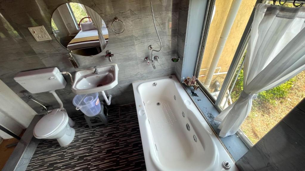 Bathtub Room Wandr Tabletop Panchgani Bathtub Room Wandr Tabletop Panchgani
