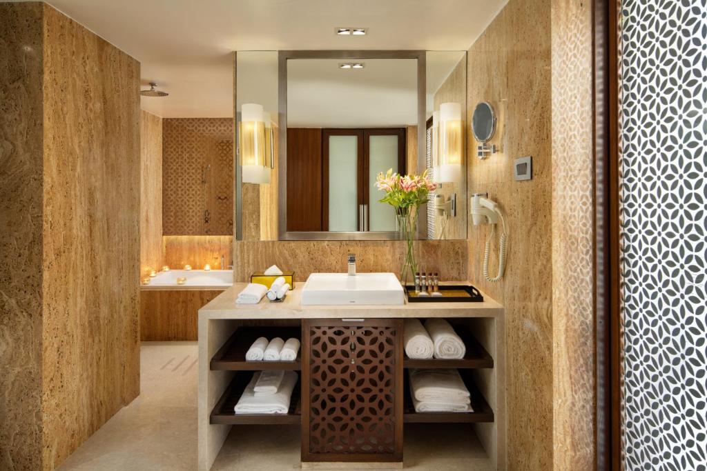 Bathtub Room WOW Crest, Indore IHCL SeleQtions Bathtub Room WOW Crest, Indore IHCL SeleQtions