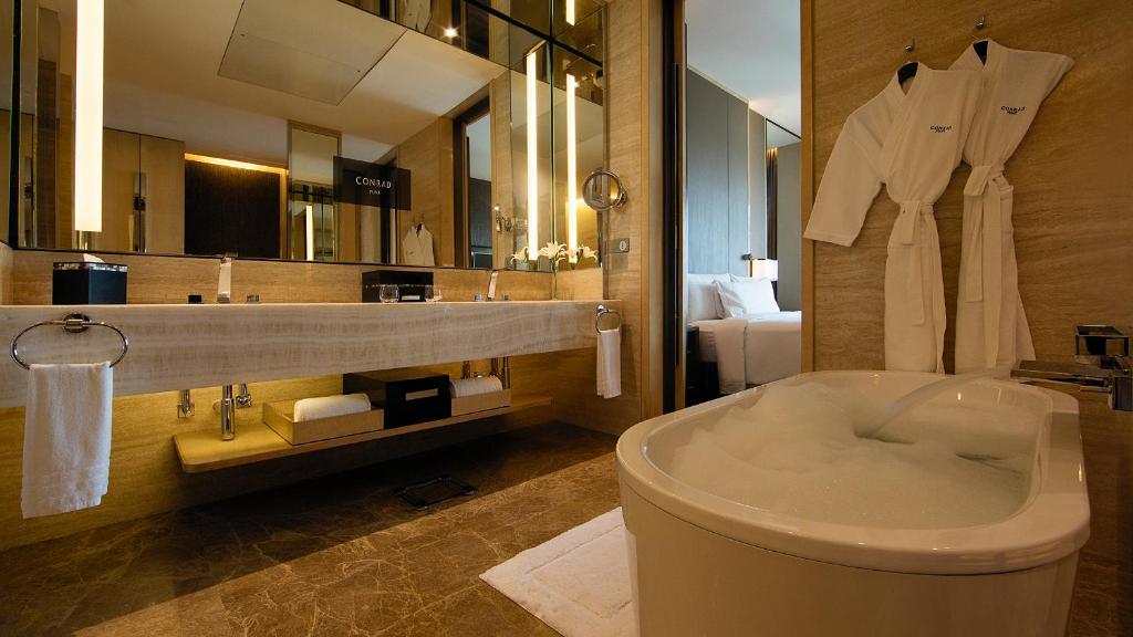 Bathtub Spa Hotel Conrad Pune Bathtub Spa Hotel Conrad Pune