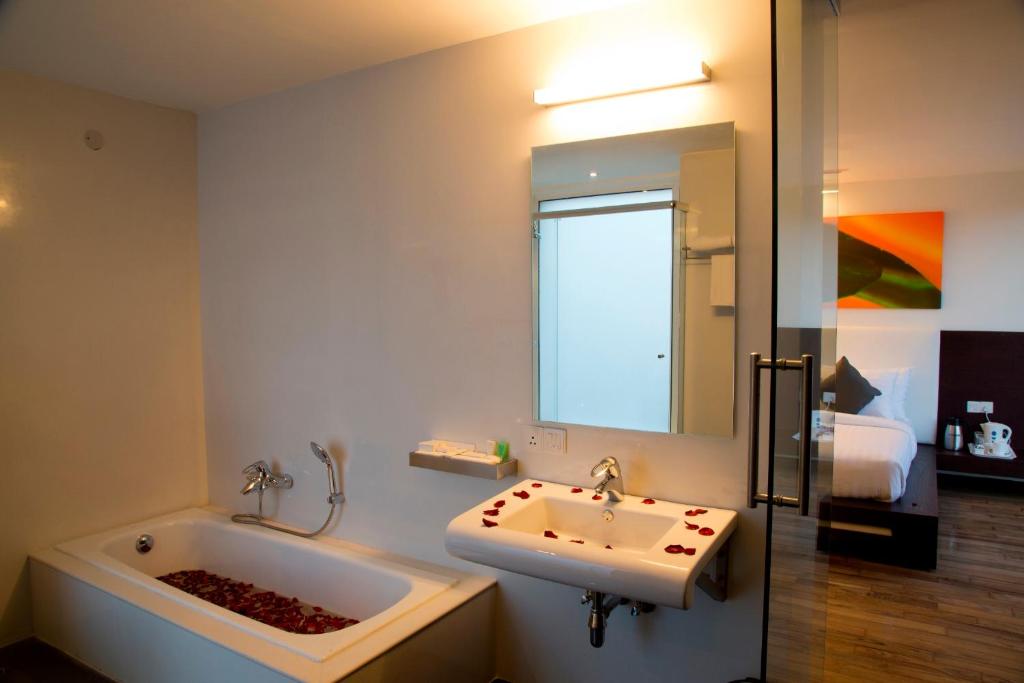 Bathtub Springs Hotels and Spa Bangalore Bathtub Springs Hotels and Spa Bangalore