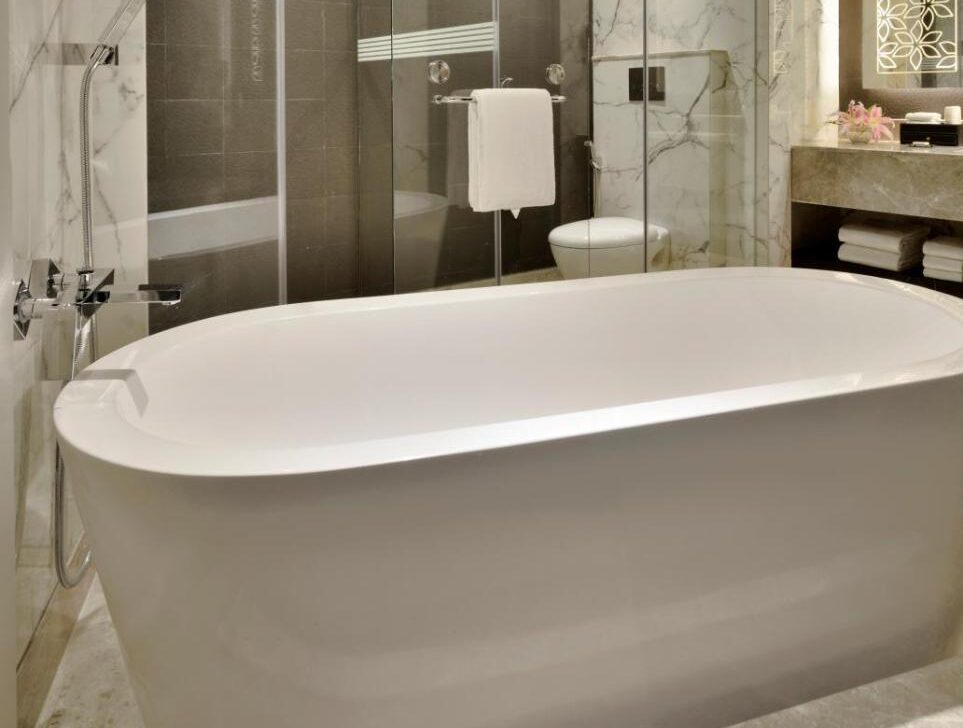 Bathtub Taj Hotel & Convention Centre Agra Bathtub Taj Hotel & Convention Centre Agra