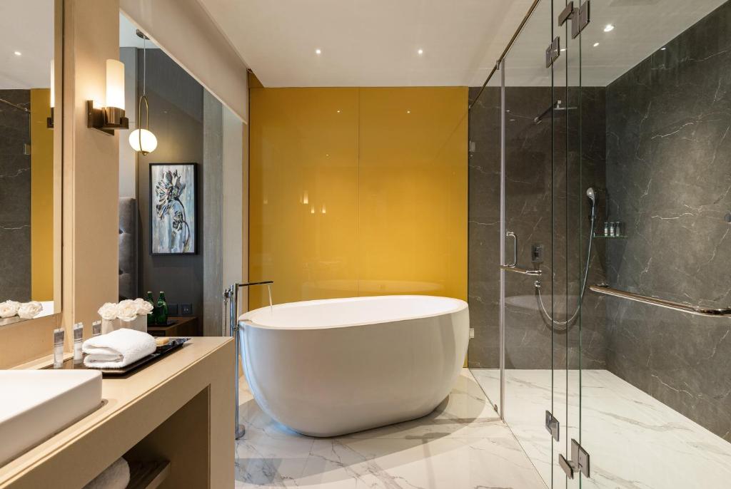 Bathtub Wyndham Chandigarh Mohali Hotel Bathtub Wyndham Chandigarh Mohali Hotel