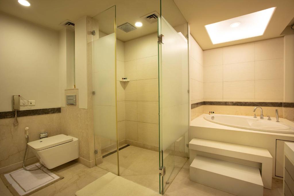 Clarens Hotel Gurgaon with Bathtub Clarens Hotel Gurgaon with Bathtub