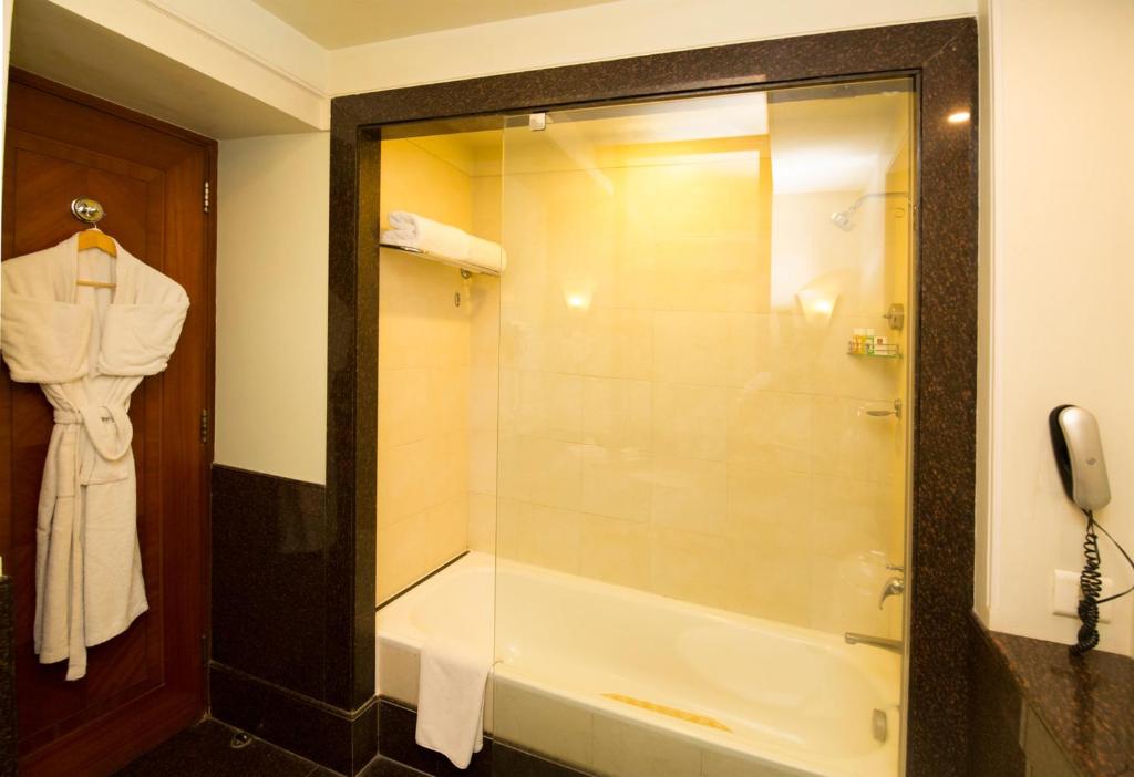 Clarion Bella Casa at Airport Jaipur with Bathtub in Room Clarion Bella Casa at Airport Jaipur with Bathtub in Room