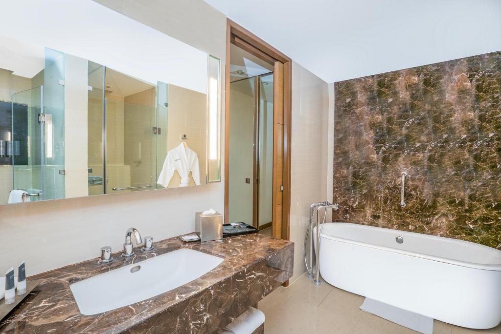 Courtyard by Marriott Agra with Hottub Courtyard by Marriott Agra with Hottub