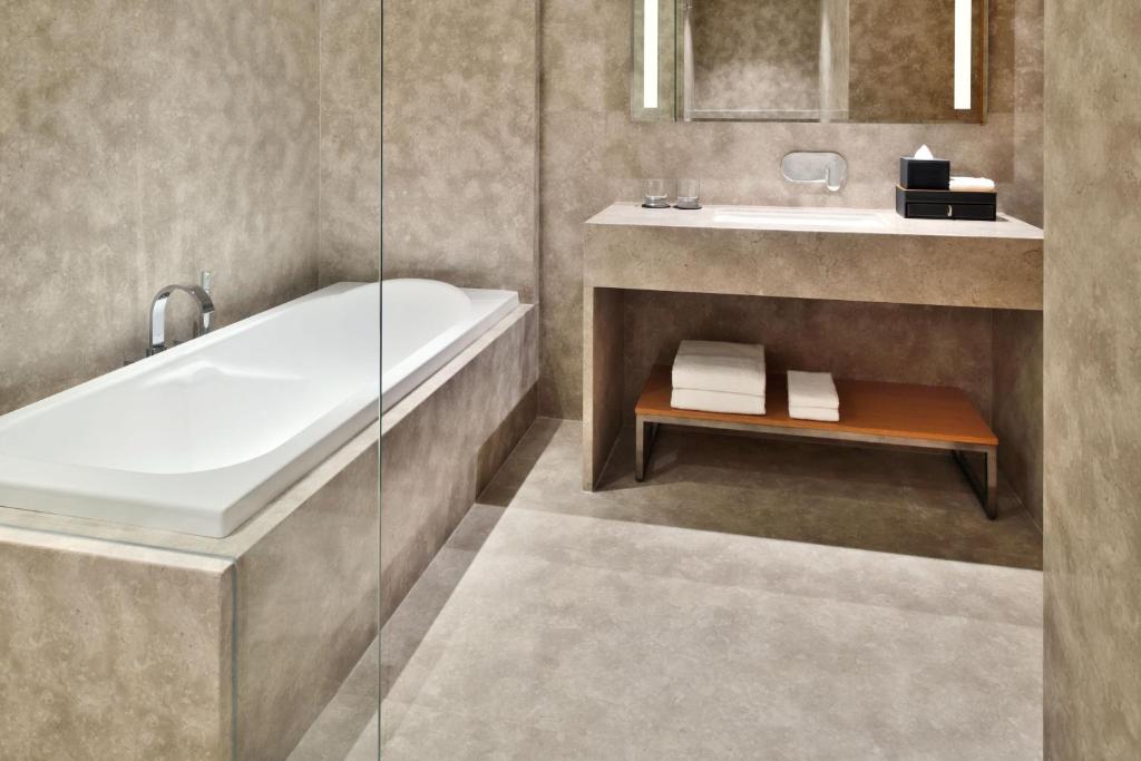 Courtyard by Marriott Nashik with Bathtub in Room Courtyard by Marriott Nashik with Bathtub in Room
