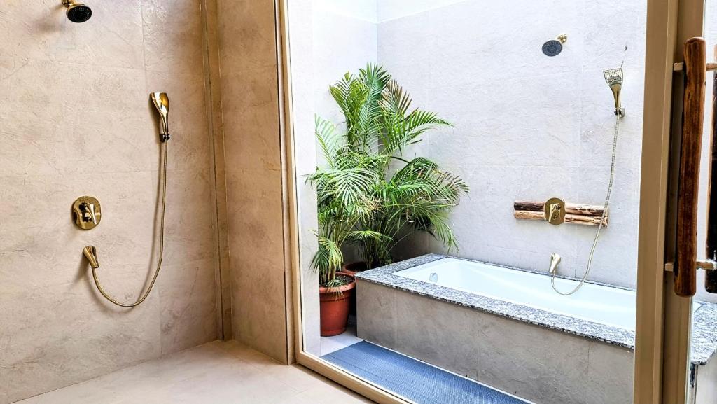 Giovanni Village Resort Bhopal with Bathtub in Room Giovanni Village Resort Bhopal with Bathtub in Room