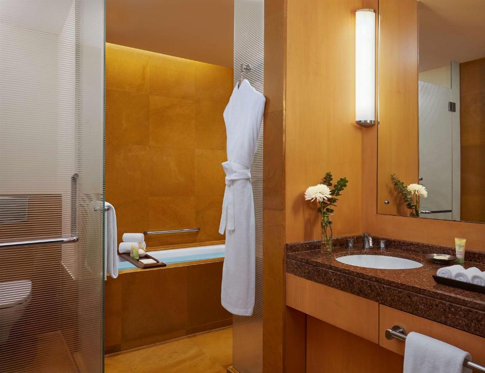 Grand Hyatt Mumbai Hotel and Residences Bathtub Grand Hyatt Mumbai Hotel and Residences Bathtub