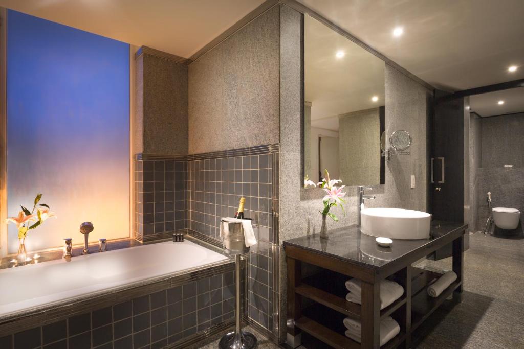 Hard Rock Hotel Goa Calangute with Bathtub Hard Rock Hotel Goa Calangute with Bathtub