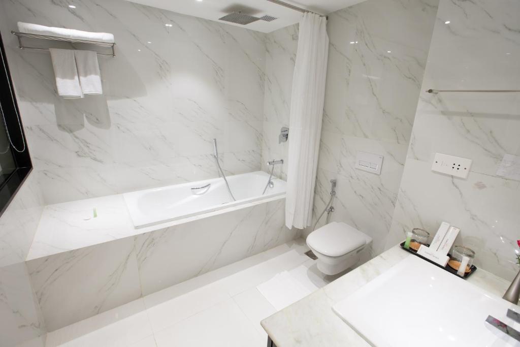 Hash Six Hotels Coimbatore with Bathtub Hash Six Hotels Coimbatore with Bathtub