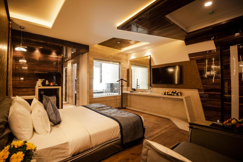 Hotel Park Elanza Coimbatore with Hottub Hotel Park Elanza Coimbatore with Hottub