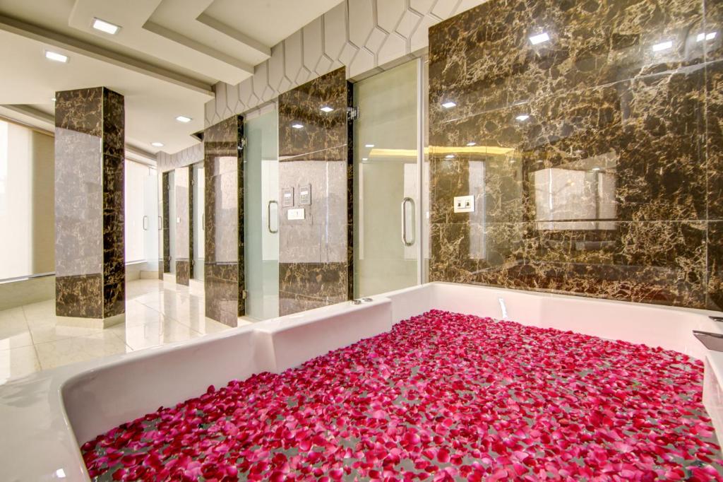 Hotel Prithvi-Raj Near Delhi Airport Mahipalpur with Romantic Hottub Hotel Prithvi-Raj Near Delhi Airport Mahipalpur with Romantic Hottub