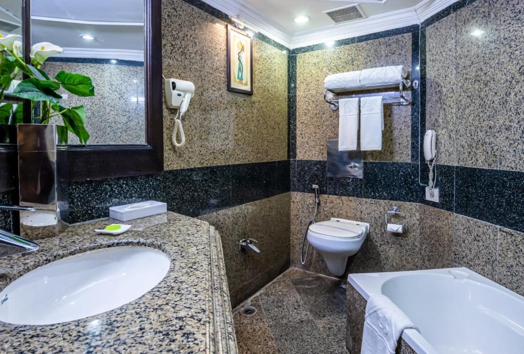 Hotel Shanti Palace Mahipalpur with Spabath in Room Hotel Shanti Palace Mahipalpur with Spabath in Room