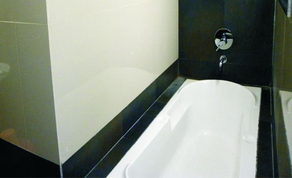 Hotel Shradha Saburi Palace with Bathtub Hotel Shradha Saburi Palace with Bathtub