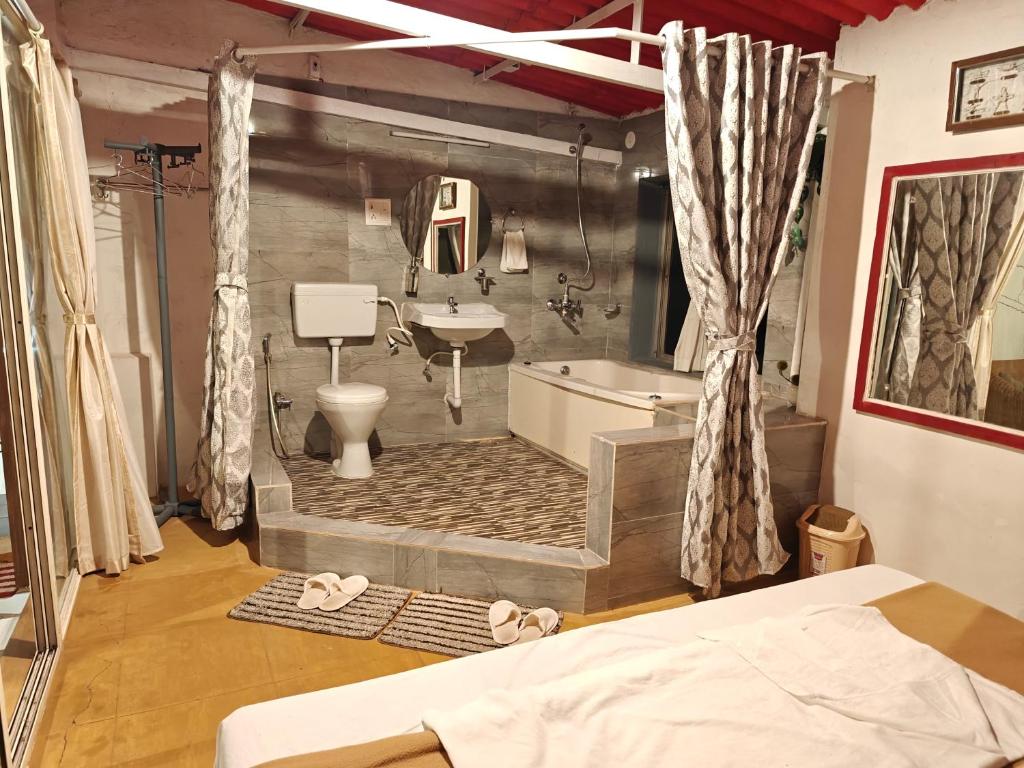 Hotel Wandr Tabletop Panchgani with Bathtub Hotel Wandr Tabletop Panchgani with Bathtub