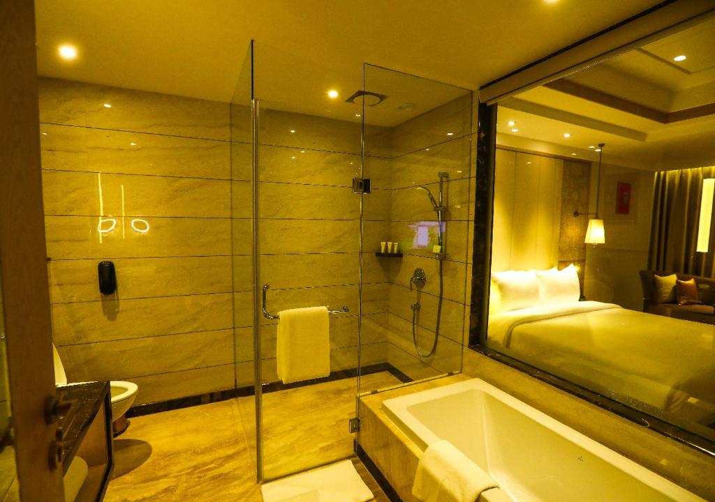 Hotel with Bathtub Radisson Bhopal Hotel with Bathtub Radisson Bhopal