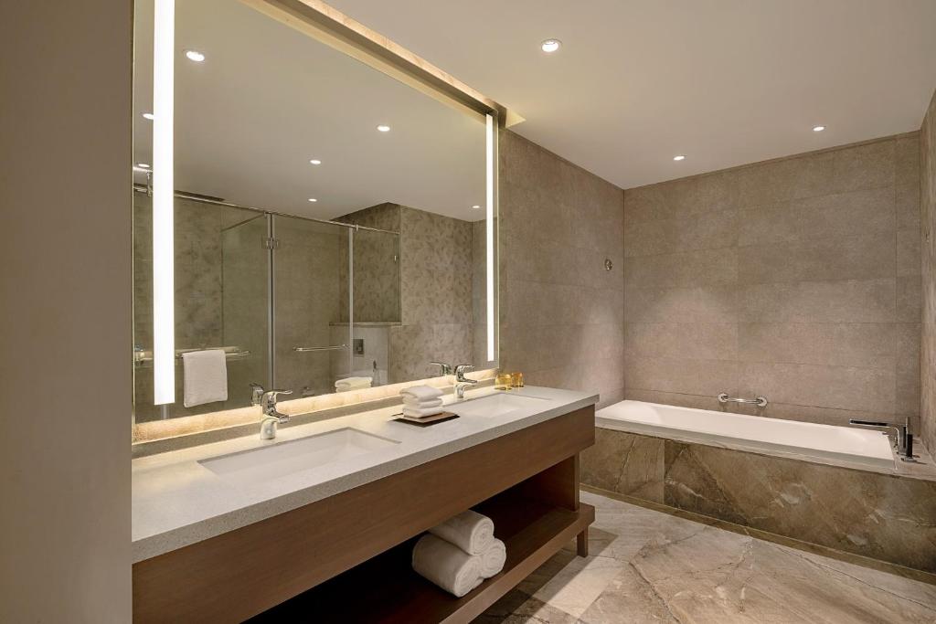 Hottub Hotel Sheraton Grand Chennai Resort & Spa Mahabalipuram Hottub Hotel Sheraton Grand Chennai Resort & Spa Mahabalipuram