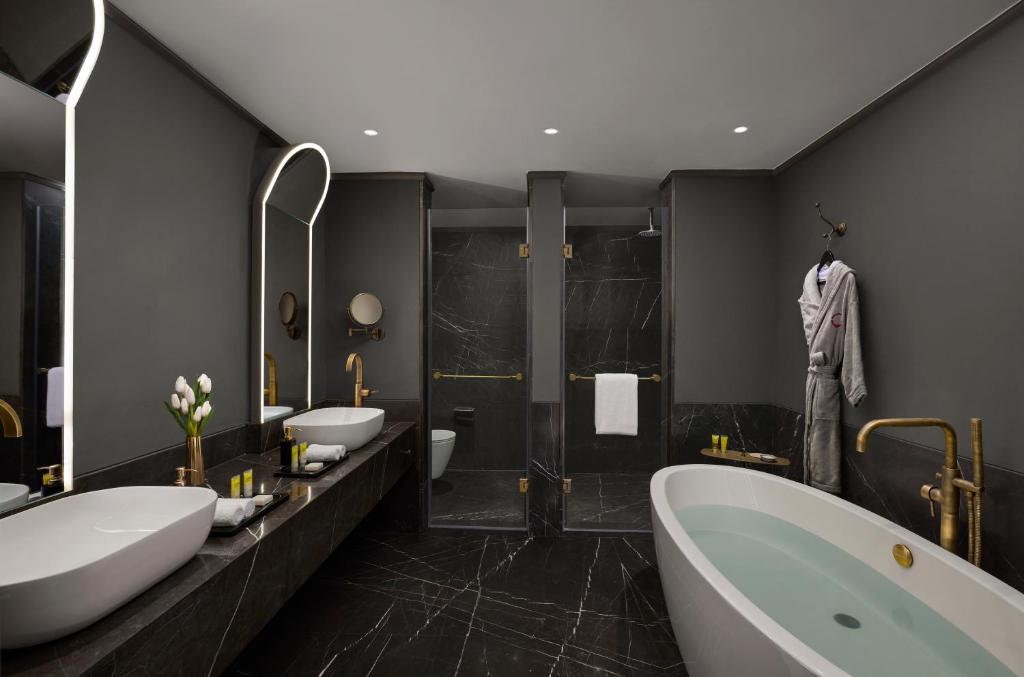 Hyatt Centric Sector17 Chandīgarh Hotel with Bathtub Hyatt Centric Sector17 Chandīgarh Hotel with Bathtub
